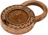 “D.R.G.M. 56297.”. 3″ high x 2″ diameter. Nickel plated Steel body. Nickel plate