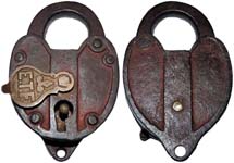 “E.T.F.”. Steel body. Steel shackle. Brass dust guard.