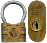 “N.Y.&Q.E.L.&P.CO.”. 2.680 high x 1.600 wide. Brass body. Steel shackle. The r