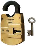 “C. SMITH & SONS LIMITED BIRMM”. 4.3″ high x 2.5″ wide. Brass body. Steel shackl