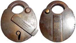 “F.W. SPRAGUE”. Brass body. Brass shackle.