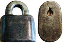 “PAT MAY 7 & OCT 13 89” – Universal Lock Co