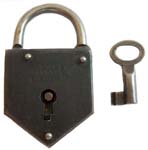 “YALE JUNIOR MADE IN GERMANY”