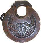 “C.C.C.&St.L. •RY•” – 2 Pins.