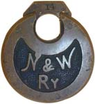 “N & W Ry” – Abbreviated Left Pin