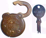 “STREET LETTER BOX LOCK UNITED STATES” – “METRO” – “111” – No “METRO”