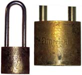 “U.S.P.S.”. Brass body. Steel shackle.