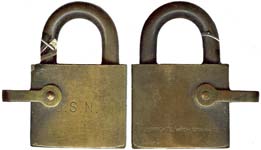 “U.S.N.” – “LUBRICATE WITH GRAPHITE”. Body Type: Extruded. Body Material: Brass.