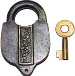 “ILLINOIS CENTRAL” – “SIGNAL” – “REMOVE KEY WHEN LOCKING” – Round Shackle