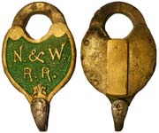 “N.&W. R.R.”. Brass body. Brass shackle.