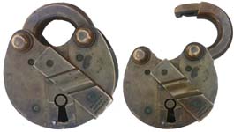 “H. C. JONES PATENT NEWARK N.J.”. 4″ high. Brass body. Brass shackle.Patent #252