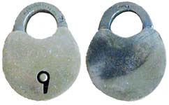 “J.B. SHANNON & SONS” – “PHILA.”. 1 1/4″ wide. Bronze body. Bronze shackle. Cata