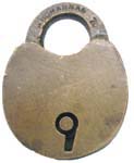 “U.S.& S. CO.”. 1 1/8″ wide. Bronze body. Bronze shackle. Catalog #: 70. Post ke