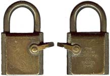 “U.S.N.”. Body Type: Extruded. Body Material: Brass. Body Size: 1 1/8″Wx1 7/64″H